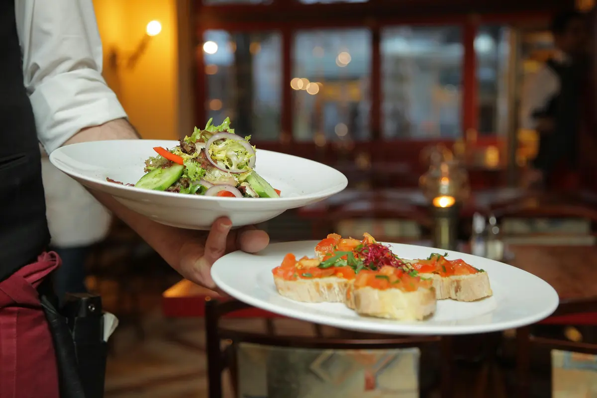 How to Build a Restaurant Order Guide